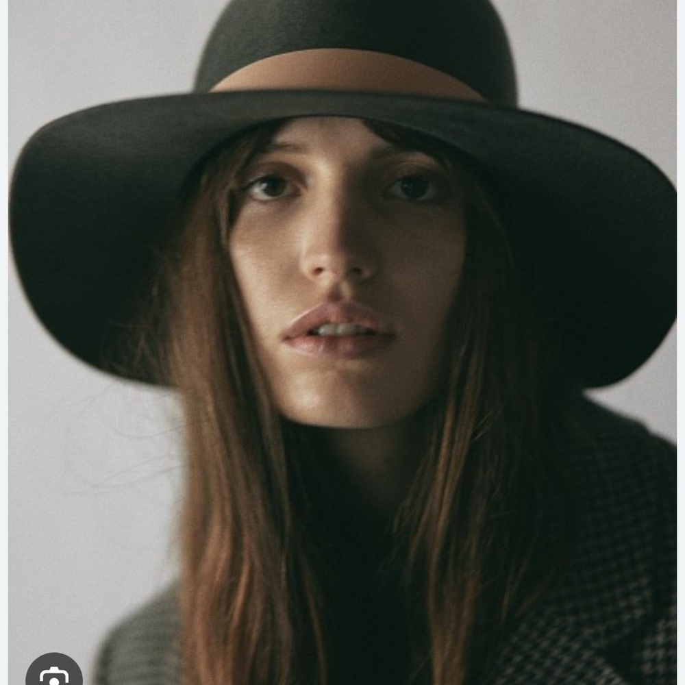 Janessa Leone vintage 100% wool hat ✨